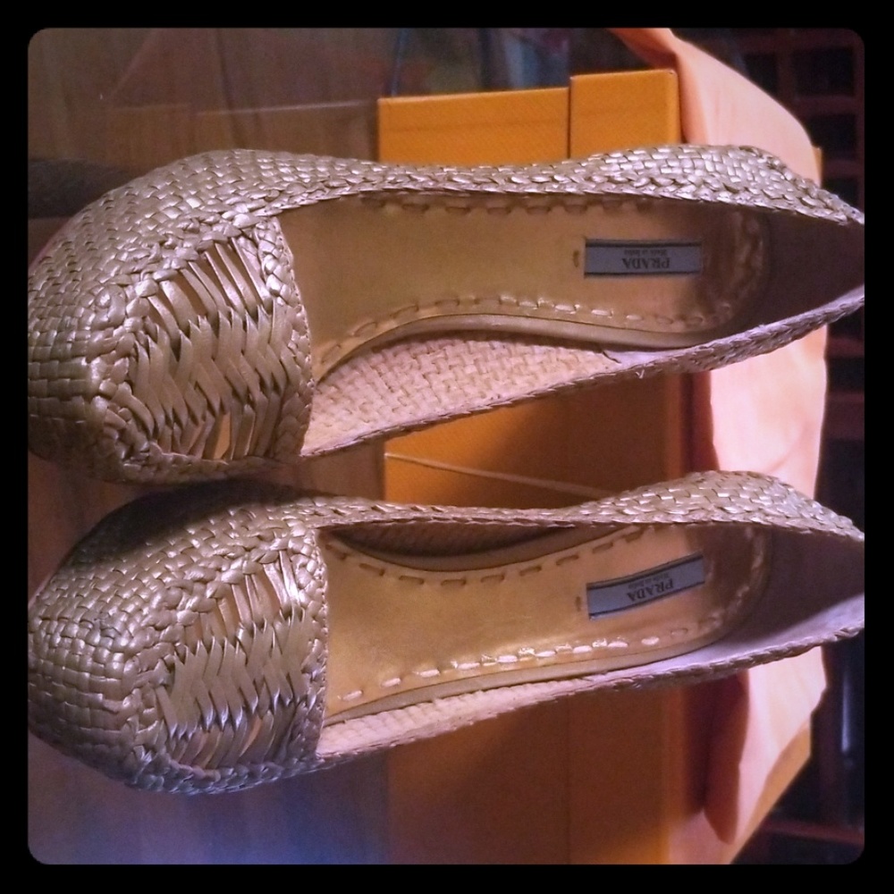 WOMEN PUMPS